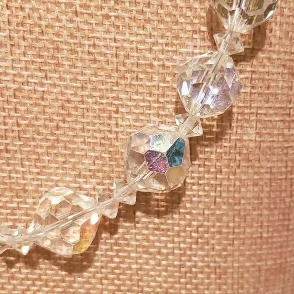 Vintage Aurora Borealis Crystal Necklace 28" Long In Great Condition - Picture 5 of 6